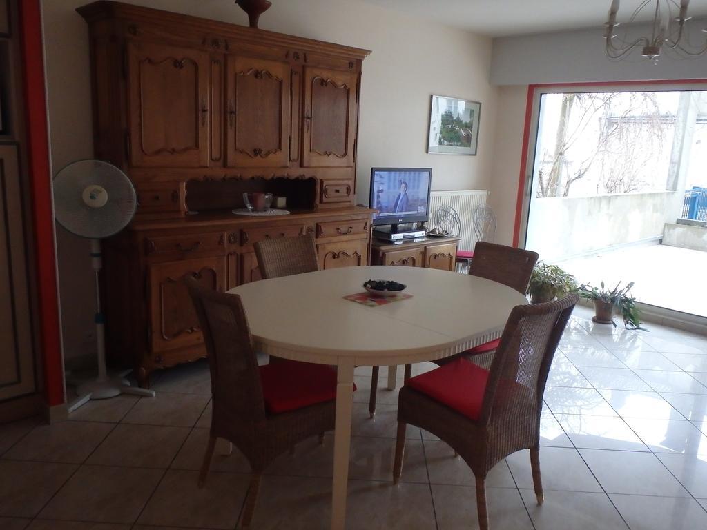 Apartamento Le Moulin des Prés Vesoul Habitación foto